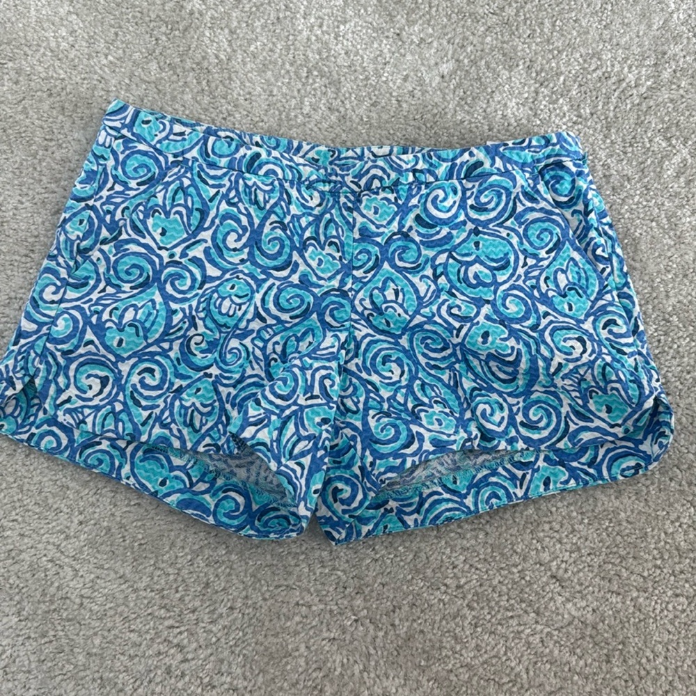 Lilly Pulitzer Side Zip Short. Size 2